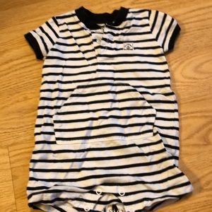 Carter’s 9 month baby short bodysuit navy & white